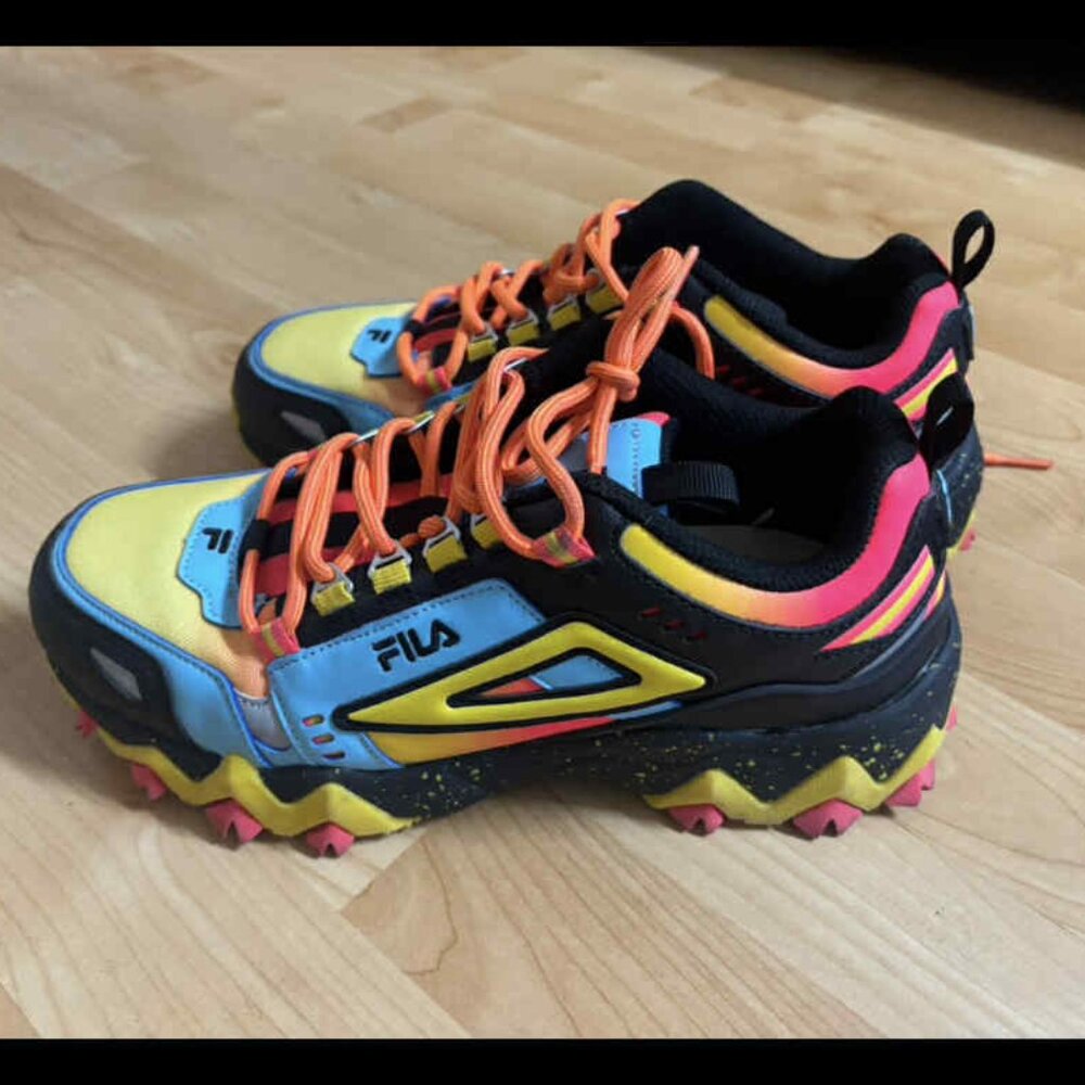 Fila Oakmont TR “Black Flame Electric Blue” – Women’s Size